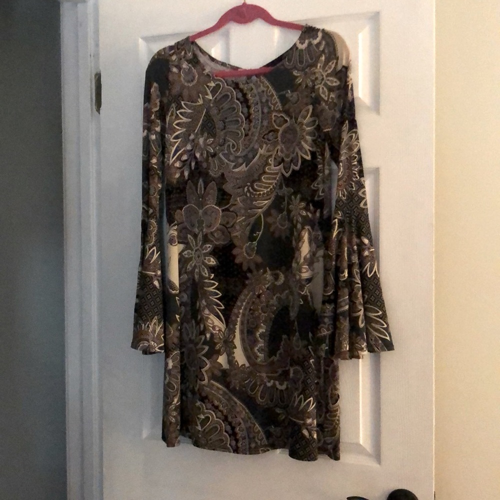 Flared sleeve dress.